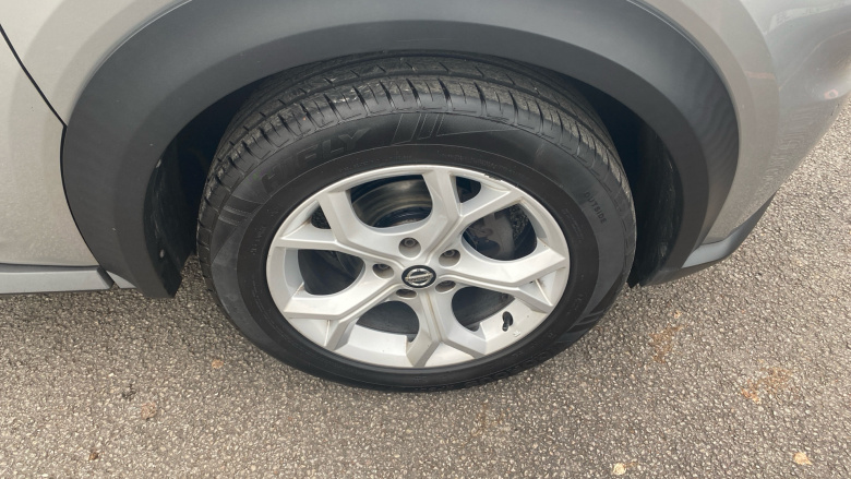 Nissan Juke 1.0 DiG-T 114 N-Connecta 5dr Petrol Hatchback